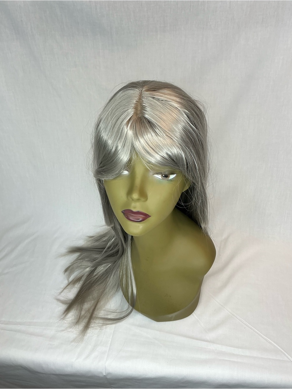 2153 - Stylish Long Silver Women's Wig with Side Bangs
